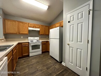 2919 Centerwood Dr N, Jacksonville, FL 32218 - photo 5