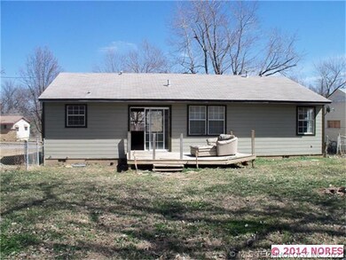 704 N Avenue C St, Cleveland, OK 74020 - photo 2