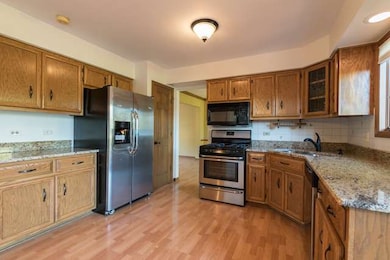 2517 Leach Dr, Naperville, IL 60564 - photo 3