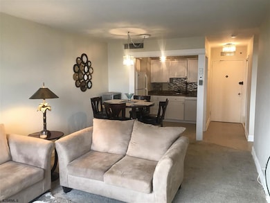 Warwick Condominiums, Atlantic City, NJ 08401 - photo 6