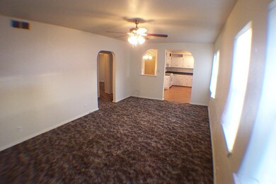 1569 Willis 010