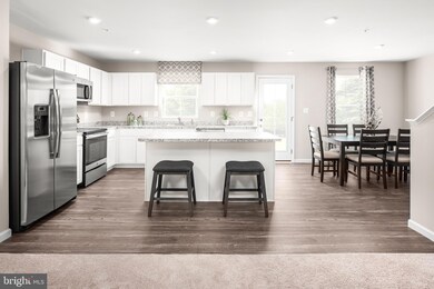 894 Raeann Dr, Greencastle, PA 17225 - photo 2