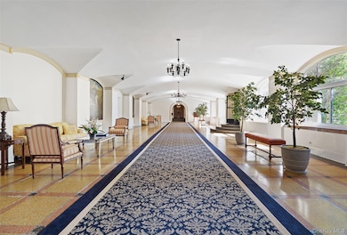 Chatsworth Gardens unit 214, Larchmont, NY 10538 - photo 4