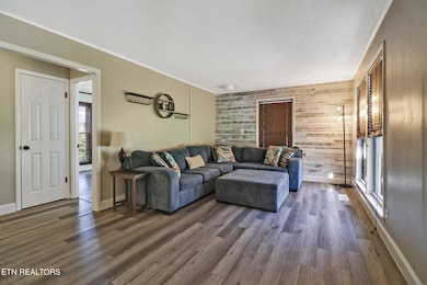 129 Lakeshire Dr, Crossville, TN 38558 - photo 5