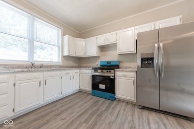 1303 9th St, Columbus, IN 47201 - photo 7