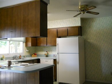 1929 E RIchards Drive 004