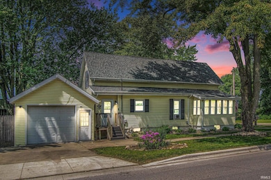 317 E Waterford St, Wakarusa, IN 46573 - photo 2