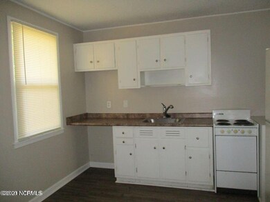 1114 Davis St, Jacksonville, NC 28540 - photo 4