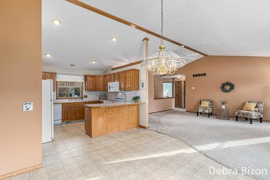 1901 Cherry Run eating kitchen living