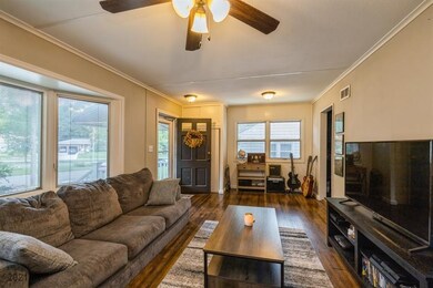 1512 60th St, Des Moines, IA 50311 - photo 4