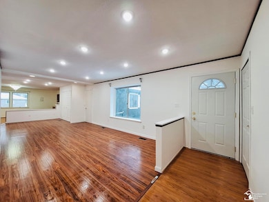 48050 Hull Rd, van Buren Township, MI 48111 - photo 4