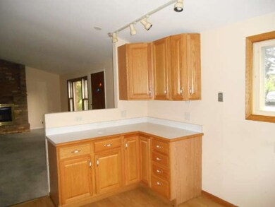 1239 Navajo Dr, Carpentersville, IL 60110 - photo 6