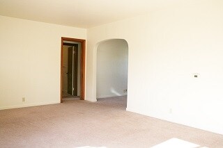 552 W Armstrong St, Frankfort, IN 46041 - photo 3