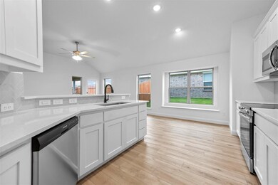 1404 Quail Creek Dr, Cleburne, TX 76033 - photo 7