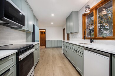 9670 Treetop Dr, Galesburg, MI 49053 - photo 7