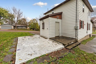 303 3rd St N, Ellendale, MN 56026 - photo 6