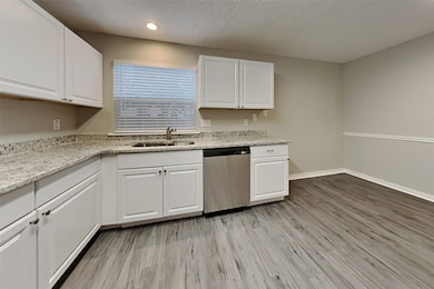 42 N Rain Forest Ct, Spring, TX 77380 - photo 7