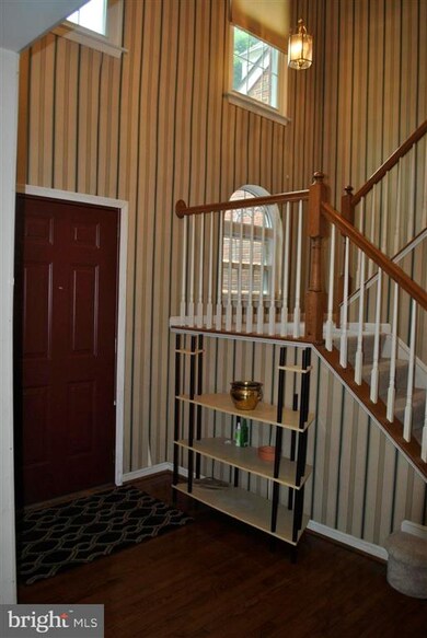 6305 Wood Pointe Dr unit MASTER BEDROOM, Glenn Dale, MD 20769 - photo 2