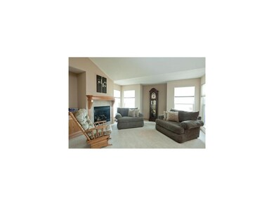 2508 Woodhill Dr SW, Cedar Rapids, IA 52404 - photo 3