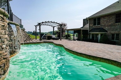 945 Dashaway Rd, Chuckey, TN 37641 - photo 2