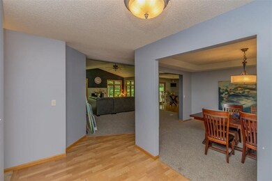 1712 Greenlefe Ct NW, Cedar Rapids, IA 52405 - photo 4