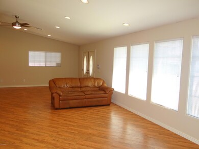 GREAT ROOM2