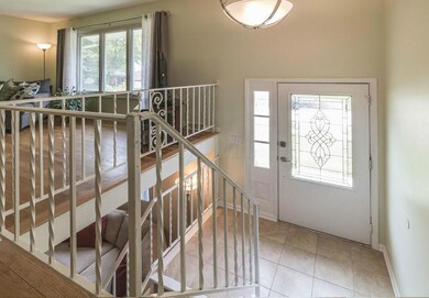 LARGE FOYER WITH CERAMIC TILE