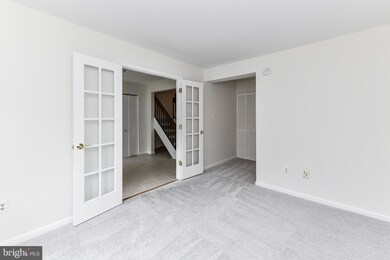 9525 Barcellona Ct, Fairfax, VA 22031 - photo 6