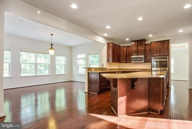 1902 Lake Forest Dr, Upper Marlboro, MD 20774 - photo 6