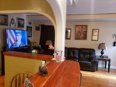 58 Austin Ave, Carpentersville, IL 60110 - photo 2