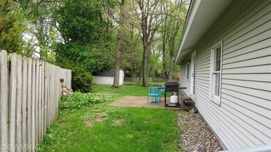 669 Glenview Cir, Plainwell, MI 49080 - photo 5