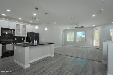 5550N16th104-002