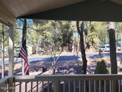 2261 coverd porch