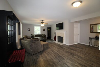 230 Groton St, Dunstable, MA 01827 - photo 5
