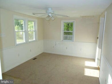 282 Wakefield Dr, Colonial Beach, VA 22443 - photo 5