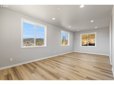 664 Brooks Loop, Sutherlin, OR 97479 - photo 6