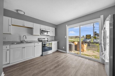 3654 Arnelle Rd unit A, Columbus, OH 43228 - photo 2