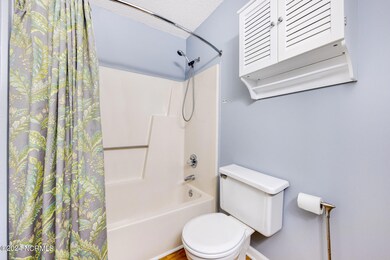 05-Resort Rodanthe B12 - Bathroom-2