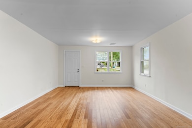 51 Clover St, Waterbury, CT 06706 - photo 4