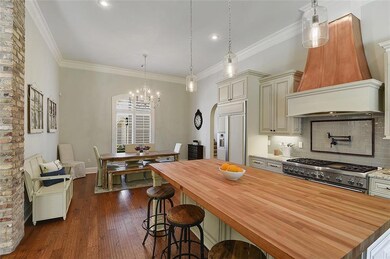 Kitchen and breakfast area.