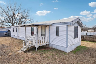 303 S 1st St, Rush Springs, OK 73082 - photo 4