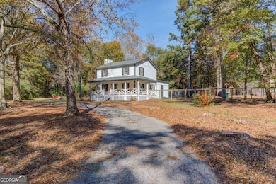 310 Lewis Cir, Commerce, GA 30529 - photo 2