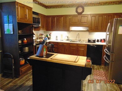 202 25th St, Dunbar, WV 25064 - photo 5