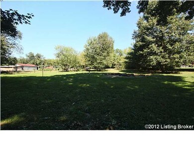 5807 E Manslick Rd, Louisville, KY 40219 - photo 6