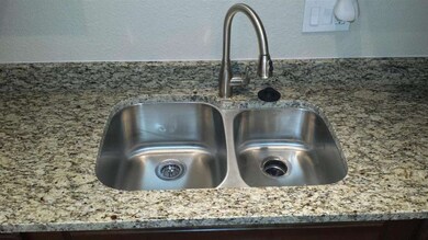 Undermount Sink in Granite Counter