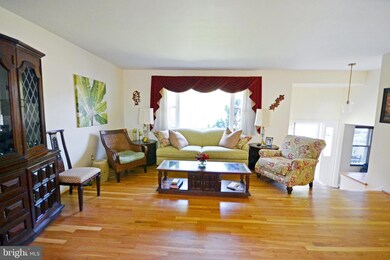 8823 Vernon View Dr, Alexandria, VA 22308 - photo 4