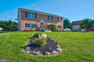 1153 Jason Dr, Greencastle, PA 17225 - photo 3