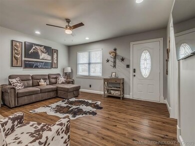 701 S Muskogee Ave, Claremore, OK 74017 - photo 4