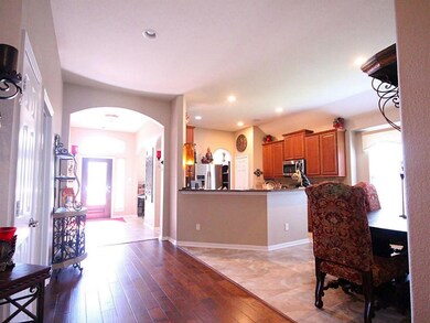 Inviting Entryway with easy access to Kitchen area
