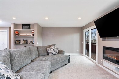 02-Living Room_MAX5545